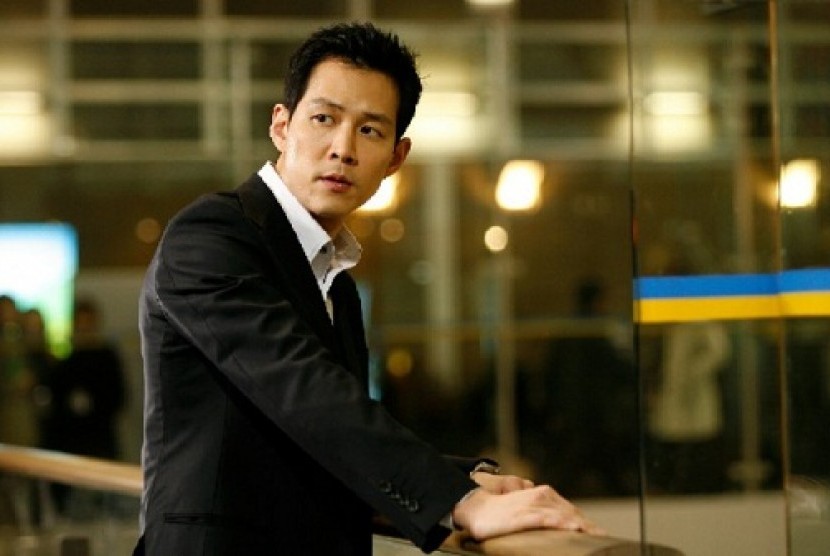 Lee Jung-jae bertindak sebagai sutradara sekaligus pemain di film 'Hunt'.
