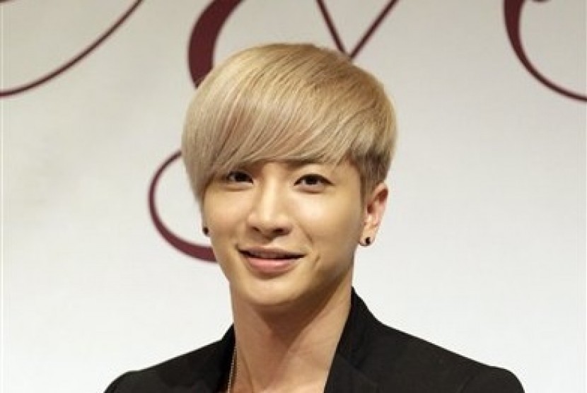  Lee Teuk, a member of South Korean boy band Super Junior (file photo)