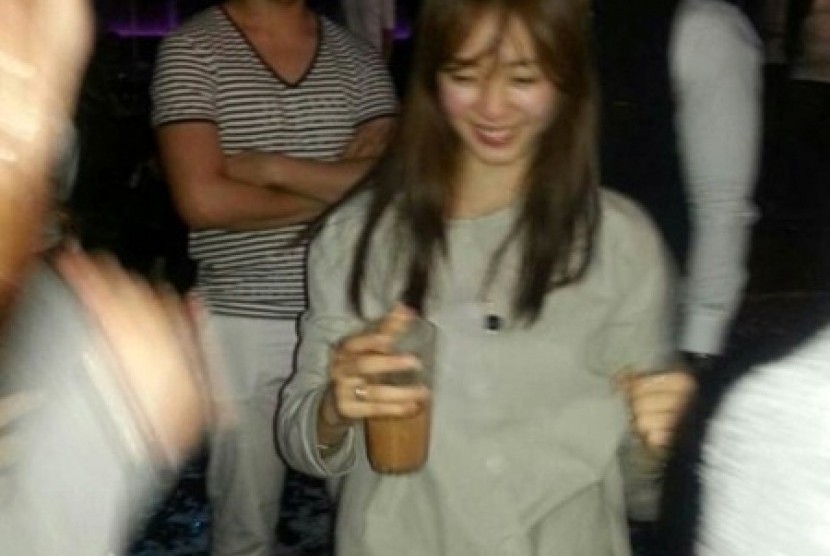 Lee Yeon Hee saat kepergok clubbing di salah satu diskotik