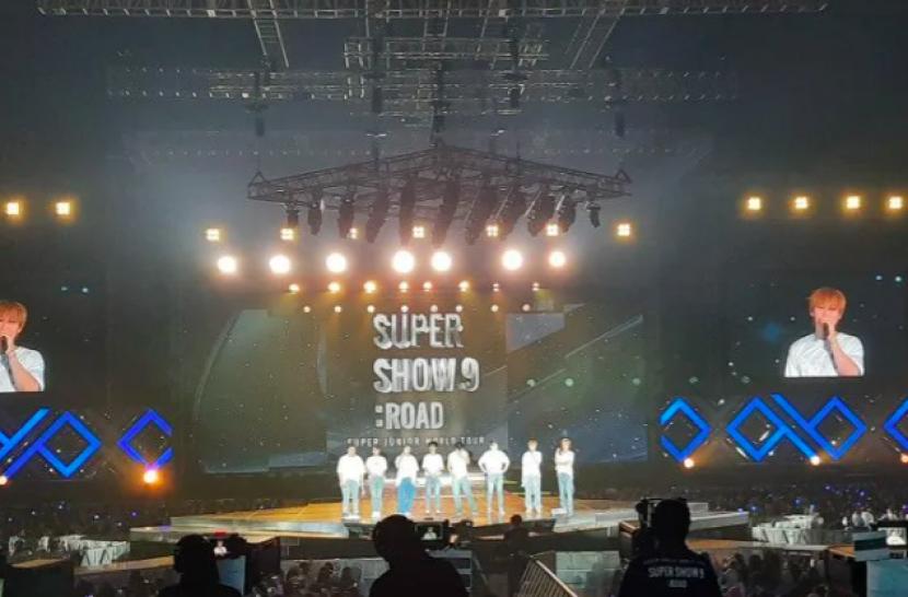 Leeteuk Super Junior mencandai penggemar soal hari Snein. (ilustrasi)