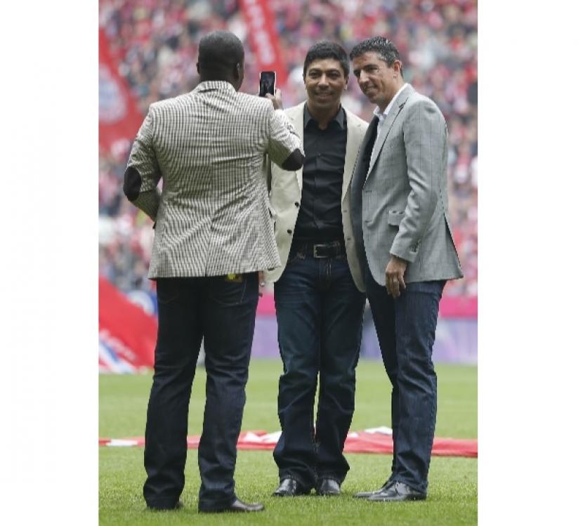 Legenda Bayern Muenchen, Giovanne Elber dan Roy Makaay.