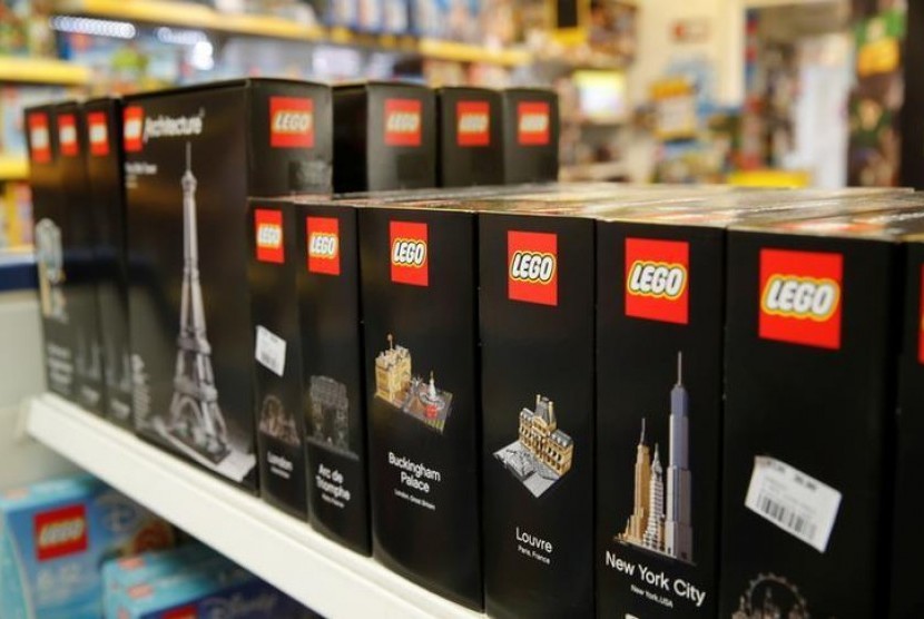 'Minifigure' Lego akan dikirim sebagai awak kecil pada misi Artemis 1 NASA.