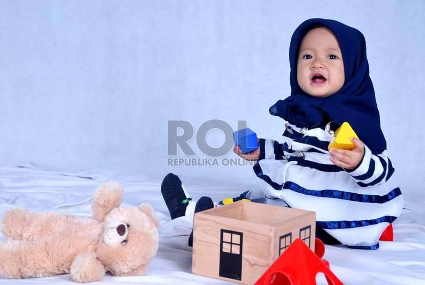 Bayi perlu lebih banyak bermain dan sedikit duduk, menurut pedoman pengasuhan terbaru WHO.