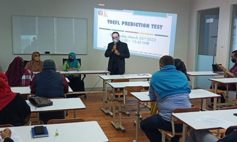 Lembaga Bahasa Universitas BSI (Bina Sarana Informatika) menyelenggarakan TOEFL Predcition Test, untuk para dosen BRI Institute. 