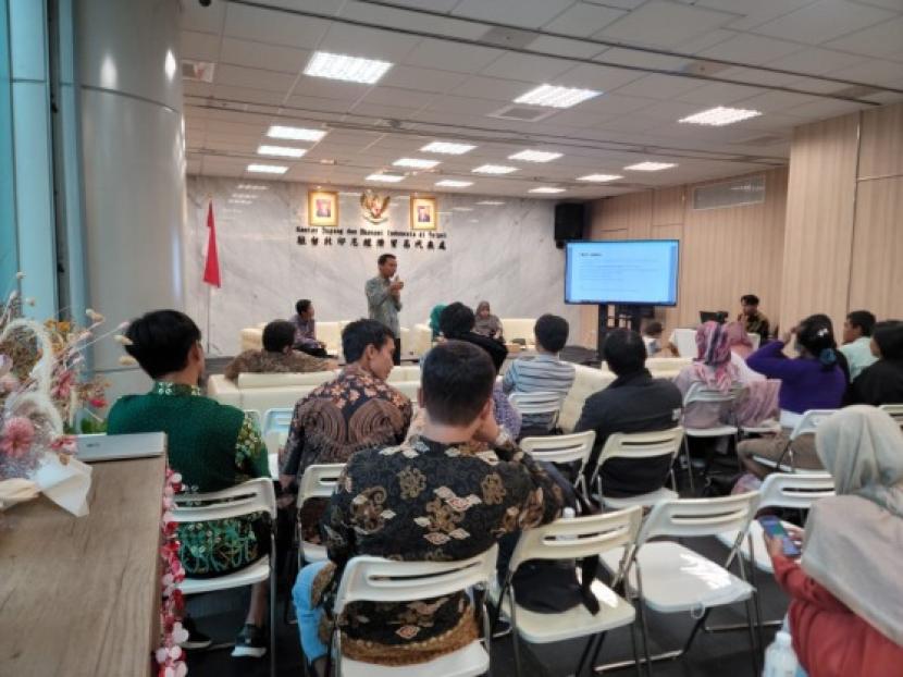 Lembaga Halal PWM DIY memberikan sosialisasi terkait sertifikasi halal untuk pekerja migran di Taiwan.