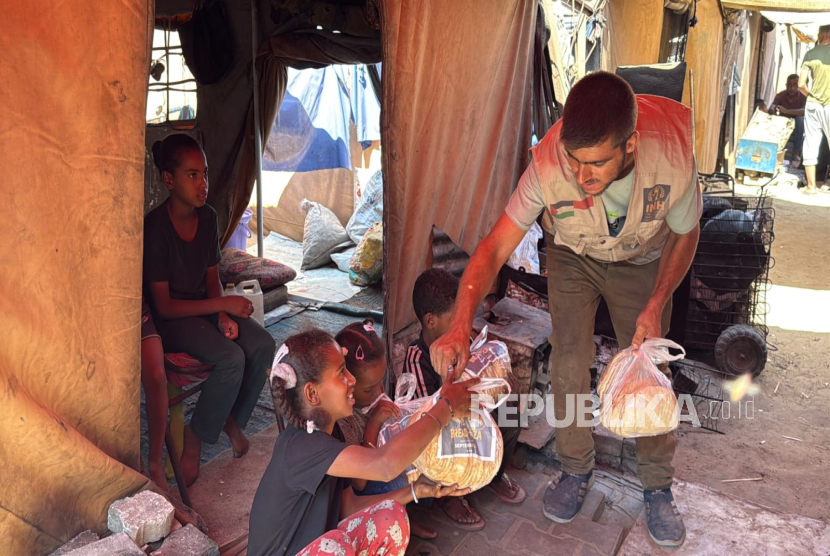 Lembaga kemanusiaan International Networking for Humanitarian (INH) kembali menyalurkan bantuan kemanusiaan bagi warga sipil Palestina yang menjadi korban genosida dan kejahatan perang Israel di Jalur Gaza. 