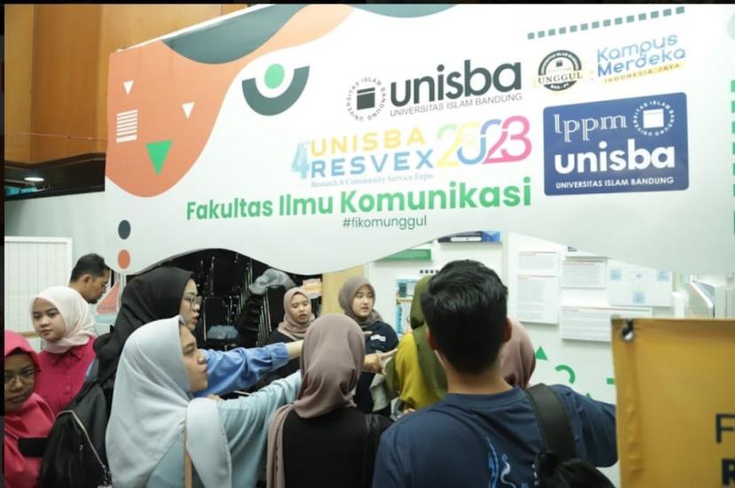 Lembaga Penelitian dan Pengabdian Kepada Masyarakat Universitas Islam Bandung (Unisba) kembali menggelar acara tahunan Research and Community Service Expo (Resvex)  yang dilaksanakan di Aula Unisba, Kamis (9/3/2023).