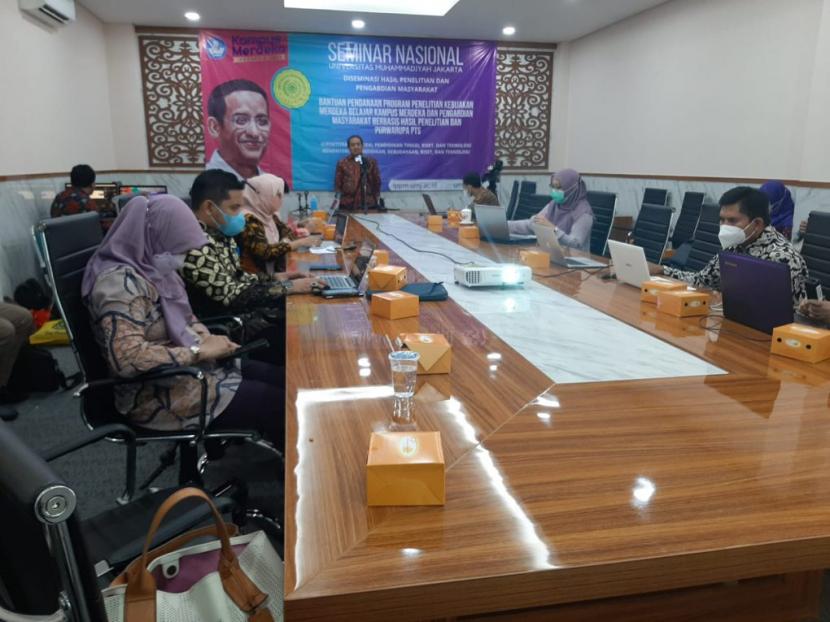 Lembaga Penelitian dan Pengabdian Masyarakat (LPPM) Universitas Muhammadiyah Jakarta (UMJ), menyelenggarakan kegiatan Seminar Nasional dan Diseminasi Hasil Penelitian dan Pengabdian Kepada Masyarakat-Bantuan Pendanaan Program Kebijakam MBKM dan Pengabdian Masyarakat Berbasis Hasil Penelitian dan Purwarupa  Perguruan Tinggi Swasta, pada Sabtu (25/12) di Rektorat UMJ.