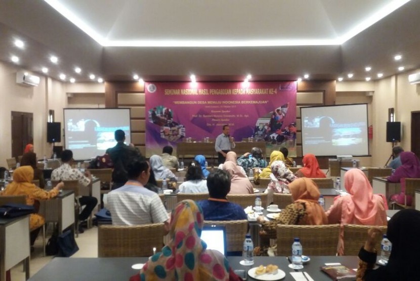 Lembaga Pengabdian Masyarakat (LPM) Universitas Ahmad Dahlan (UAD), menggelar Seminar Nasional Nasional Pengabdian kepada Masyarakat di Hotel Eastparc Yogyakarta, Rabu (25/10). 