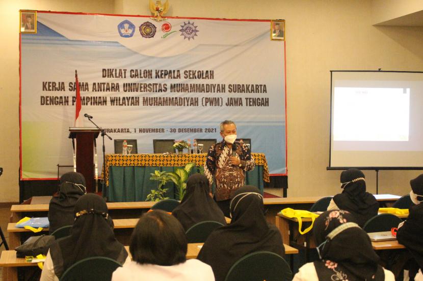 Lembaga Penyelenggara Diklat (LPD) Universitas Muhammadiyah Surakarta (UMS) bekerja sama dengan Majelis Dikdasmen Pimpinan Wilayah Muhammadiyah (PWM) Jawa Tengah melaksanakan Diklat Calon Kepala Sekolah Tahap 3 dengan sasaran sekolah-sekolah di Jawa Tengah pada 25 Oktober-30 Desember 2021. 