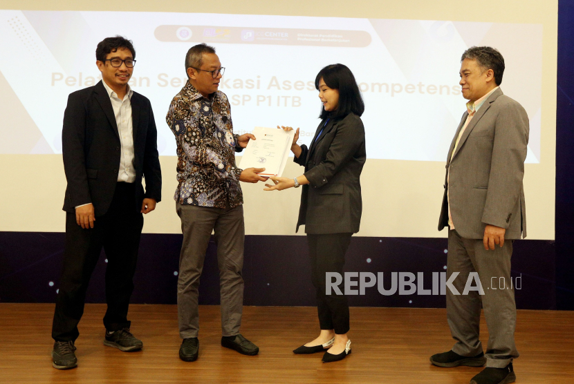 Lembaga Sertifikasi Profesi (LSP) P1 Institut Teknologi Bandung (ITB) resmi menerima Sertifikat Verifikasi dari Badan Nasional Sertifikasi Profesi (BNSP)