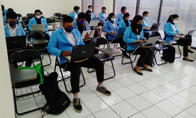 Lembaga Sertifikasi Profesi (LSP) Universitas Nusa Mandiri (UNM) melangsungkan uji kompetensi untuk mahasiswa Program Studi (Prodi) Sistem Informasi dan Informatika.