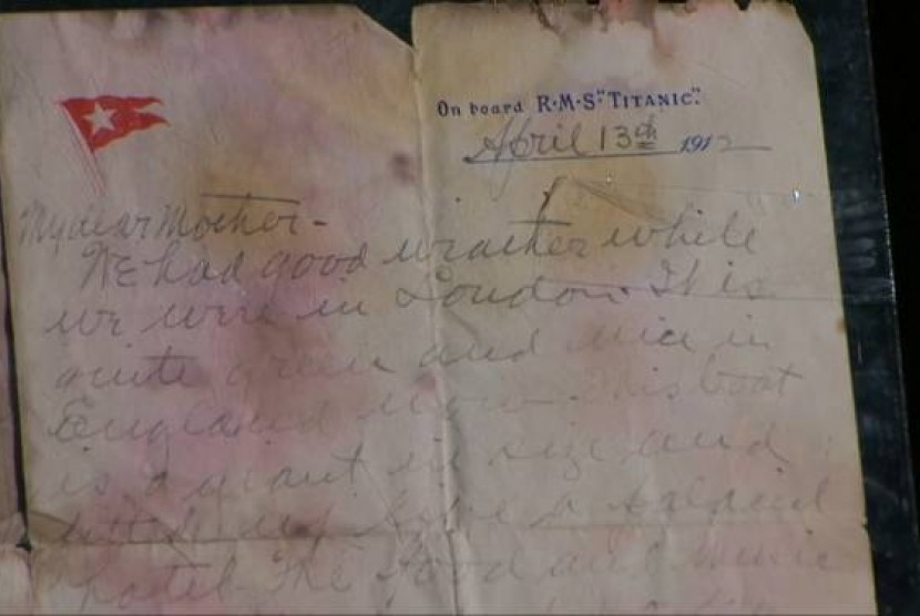 Lembaran surat yang ditulis oleh penumpang kelas satu Alexander Oskar Holverson kepada ibunya di atas kapal Titanic.