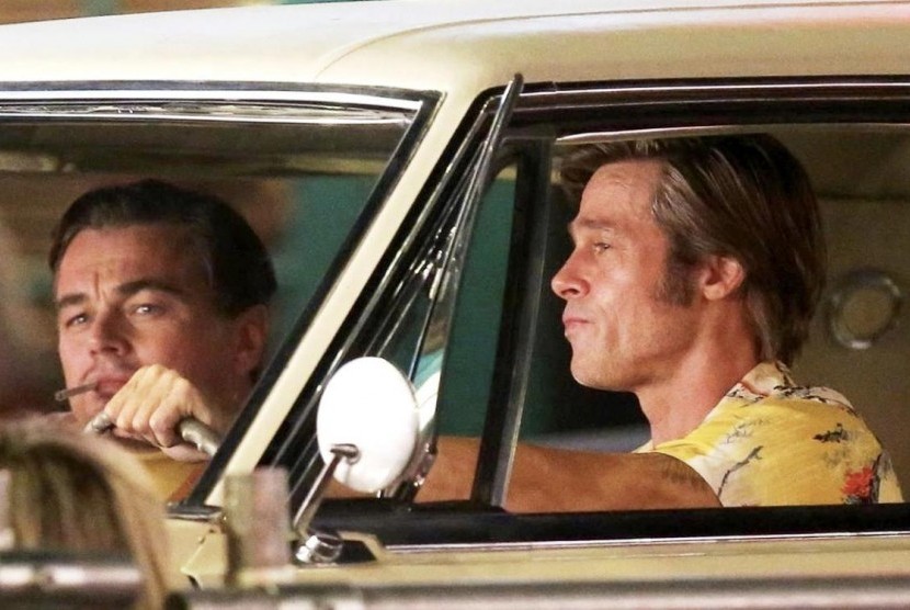 Leonardo DiCaprio dan Brad Pitt dalam Once Upon a Time in Hollywood.
