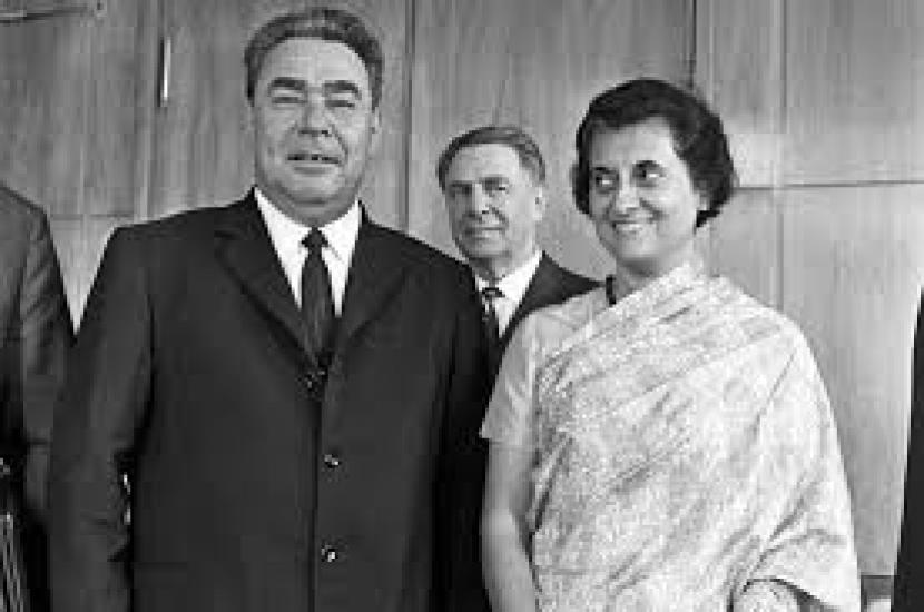 Leonid Breznev dan Indira Gandhi