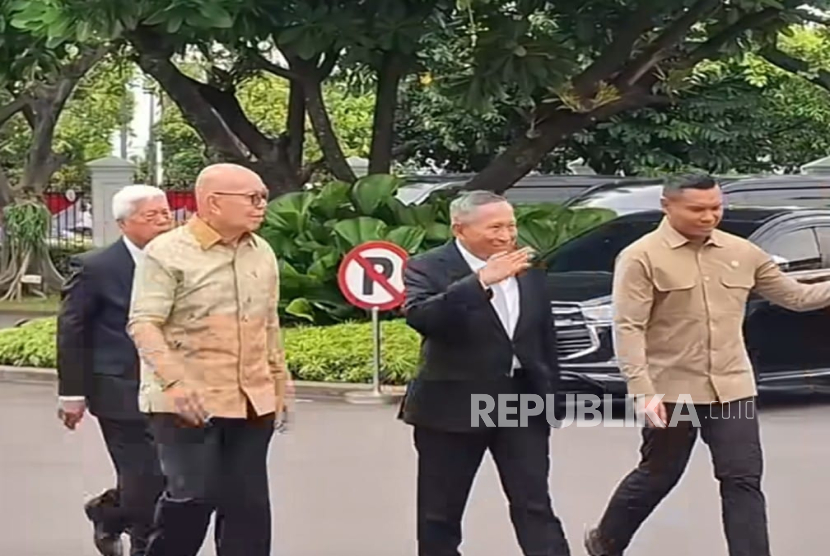 Letjen (Purn) Johannes Suryo Prabowo dan Letjen Glenny Kairupan di Istana Kepresidenan Jakarta, Kamis (28/8/2025).