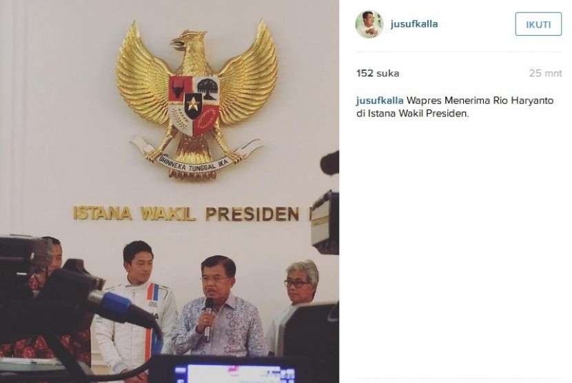 Lewat akun Instagramnya Jusuf Kalla memperlihatkan fotonya menerima Rio Haryanto, Senin (14/3).