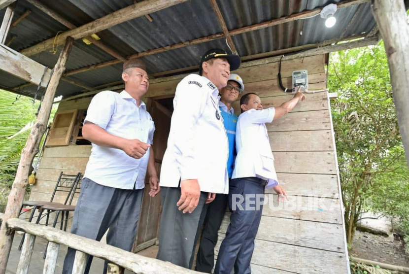 Merdeka dari Kegelapan, Cerita Warga Musi Banyuasin Akhirnya Nikmati Terang Lewat BPBL