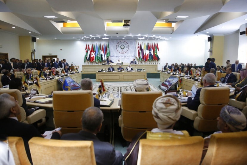 Liga Arab menggelar konferensi tingkat tinggi di Ibu Kota Tunisia, Tunis, Jumat (29/3). KTT tersebut membahas isu Palestina dan Dataran Tinggi Golan.