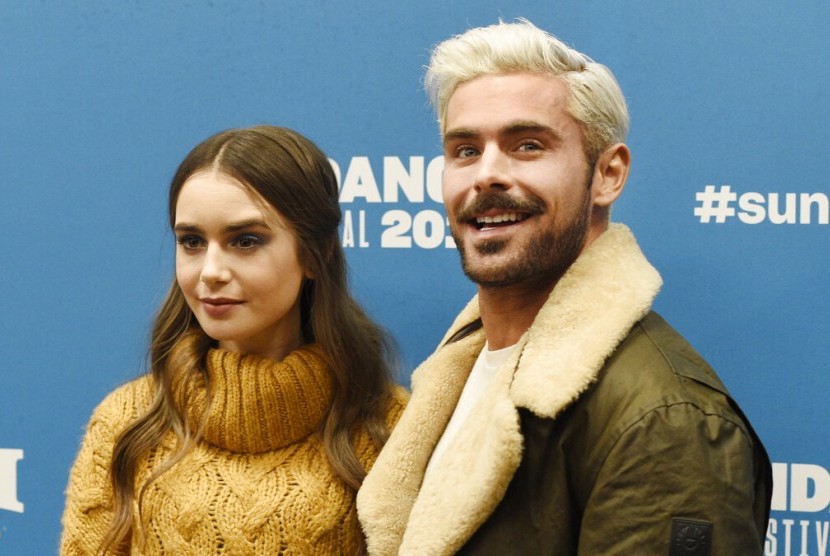 Lily Collins (kiri) dan Zac Efron Extremely Wicked, Shockingly Evil and Vile.