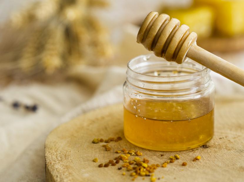 Madu (ilustrasi). Jumlah produk berlabel madu manuka di rak supermarket Inggris jauh lebih banyak daripada hasil produksi madu manuka dalam satu tahun penuh.