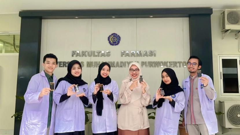 Lima mahasiswa Fakultas Farmasi Universitas Muhammadiyah Purwokerto (UMP) berhasil menemukan Nanospray Hair Tonic atau pencegah rambut rontok dari limbah cangkang telur.