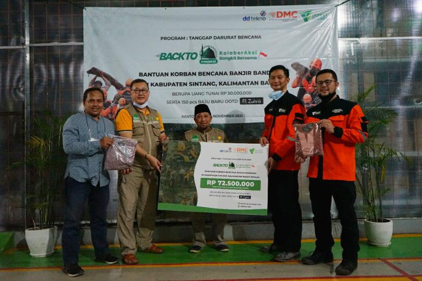 LinkAja dengan PT Duta Danadyaksa Teknologi (DDTekno) mendonasikan sebanyak 150 pcs pakaian baru merk elzuhra dan uang tunai 50 juta rupiah melalui Disaster Management Center ( DMC ) Dompet Dhuafa di kantor markas DMC Dompet Dhuafa, Ciputat  Tangerang Selatan (26/11). 