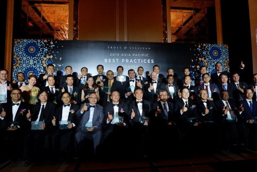 Lintasarta meraih penghargaan Frost & Sullivan: Asia Pacific Best Practices Award 2019 untuk kategori “Indonesia Cloud Infrastructure Services Provider of the Year”.