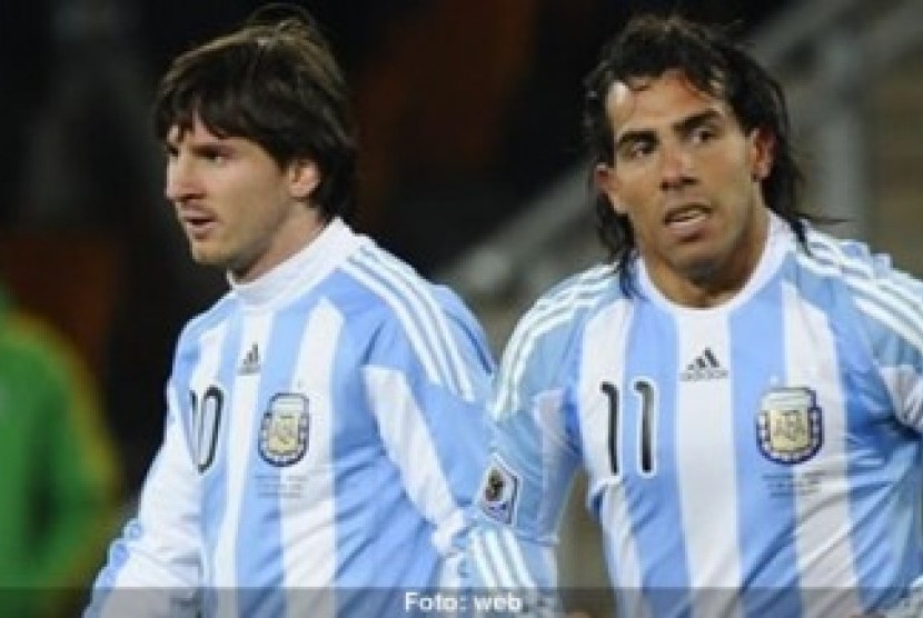 Lionel Messi dan Carlos Tevez