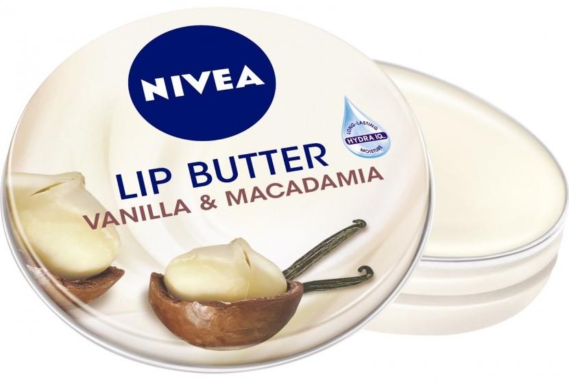 Lip butter Nivea dalam beberapa varian rasa.