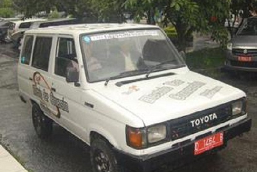 LIPI and BPPT are conducting test drive of MPV typed electric car (as seen in picture) and a minibus.