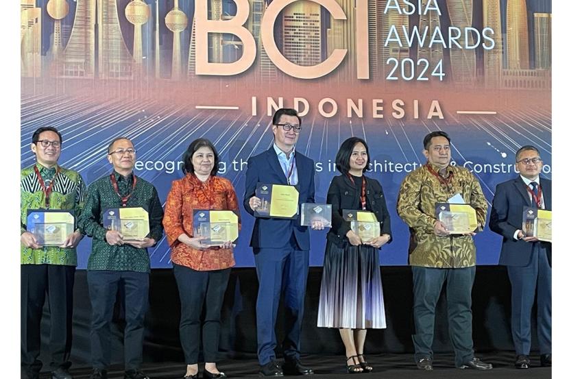 Lippoland menerima penghargaan dari BCI Asia di ajang BCI Asia Awards (BCIAA) 2024, yang diselenggarakan di Ritz-Carlton Pacific Place, Jakarta.