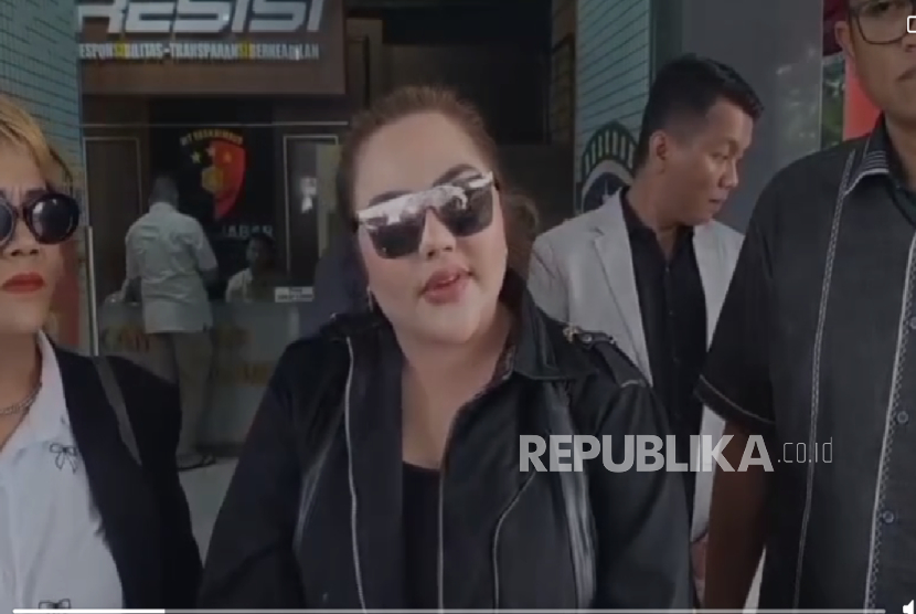 Terkait Kasus Video Syur, Lisa Mariana Diperiksa Dicecar Puluhan Pertanyaan