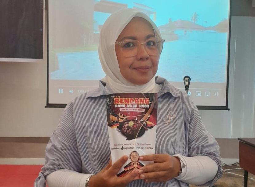 Lisa Rosanti, sosok perempuan entrepreneur hebat dari Solok, Sumatera Barat, merupakan nasabah PNM Mekaar.