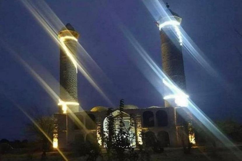 Listrik disuplai ke Masjid Juma di Distrik Aghdam, Azerbaijan yang dibebaskan dari pendudukan Armenia.