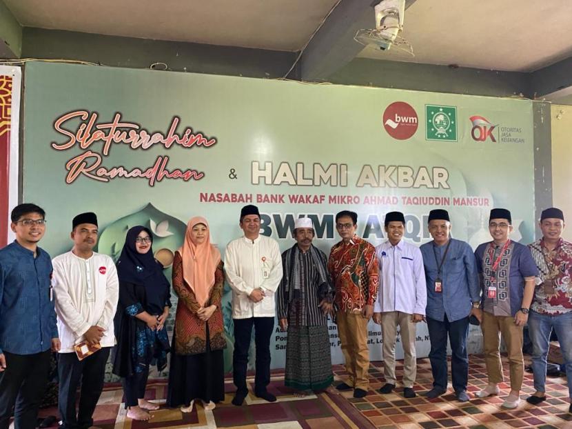 Literasi dan keuangan digital untuk pengelola bank wakaf mikro (BWM) di Kabupaten Lombok Tengah, NTB..