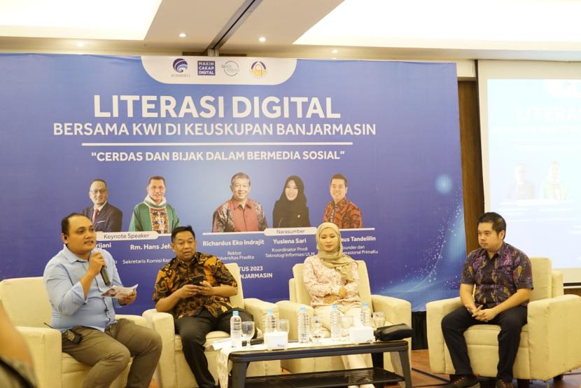 Seminar Literasi Digital yang digelar Kementerian Komunikasi dan Informatika (Kominfo) bekerjasama dengan Komisi Komunikasi Sosial (Komsos) Konferensi Waligereja Indonesia (KWI) di Ballroom Hotel Tree-Park, Banjarmasin, Ahad (20/8/2023) lalu.