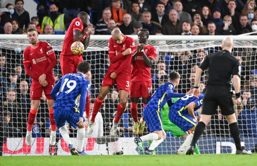 Liverpool bermain imbang 2-2 atas Chelsea dalam laga Liga Primer Inggris di Stadion Stamford Bridge, London, Ahad (2/1) waktu setempat.