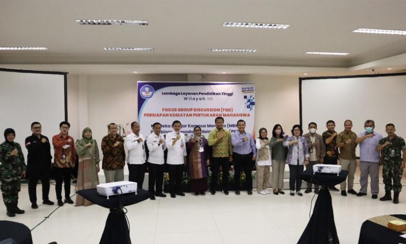 LLDIKTI Wilayah III bekerja sama dengan Badiklat Kemenhan dan Universitas BSI menggelar Focus Group Discussion (FGD).