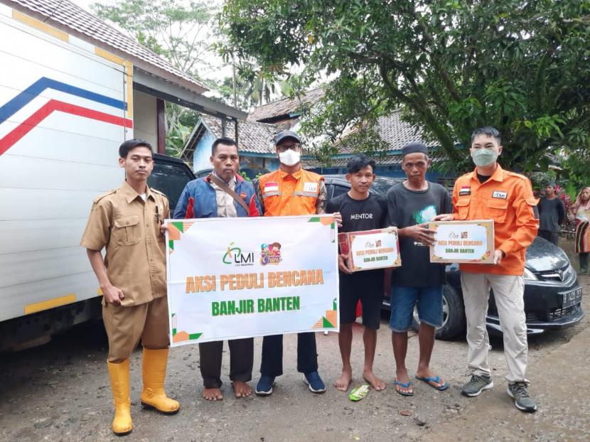 LMI beri bantuan warga terdampak banjir di Kabupaten Serang.
