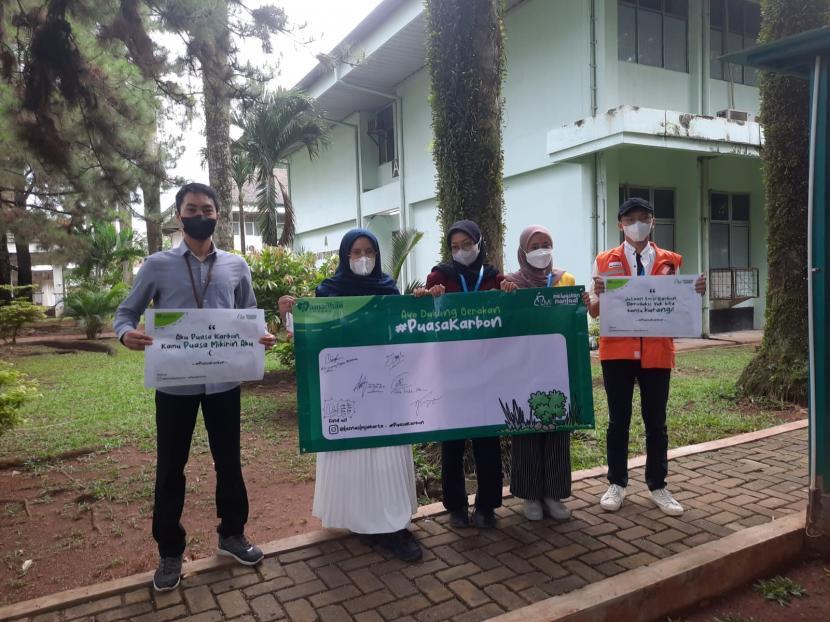 LMI Jakarta mengajak mahasiswa Kampus Zakat mengadakan campaign puasa karbon on the street