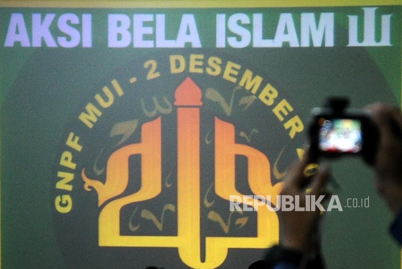 Logo Aksi Bela Islam III diperlihatkan Gerakan Nasional Pengawal Fatwa Majelis Ulama Indonesia (GNPF MUI) saat menggelar konferensi pers di AQL Islamic Center, Jakarta, Jumat (18/11).