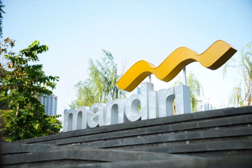 Logo Bank Mandiri. Hingga akhir Juli 2024 realisasi penyaluran KUR Bank Mandiri telah mencapai Rp 23,49 triliun kepada lebih dari 151 ribu debitur di seluruh Indonesia.