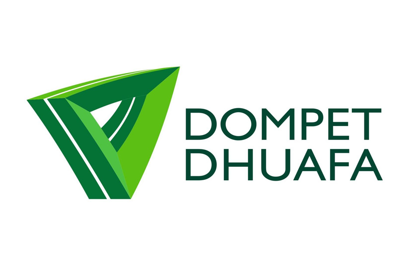 Dompet Dhuafa Jogja Program Ekonomi bersama Tokopedia menyalurkan Bantuan Modal Usaha Batik Lurik ATBM Lestari, Tampak logo Dompet Dhuafa