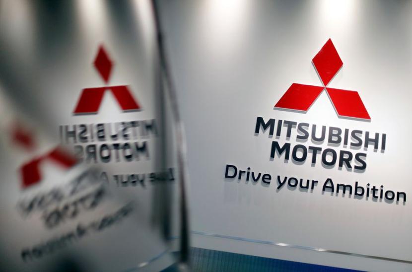 Logo Mitsubishi Motors Corp ditampilkan di showroom perusahaan di Tokyo, Jepang 18 Januari 2019.