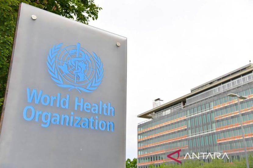 Logo Organisasi Kesehatan Dunia (WHO) terlihat di depan kantor pusatnya di Jenewa, Swiss. 