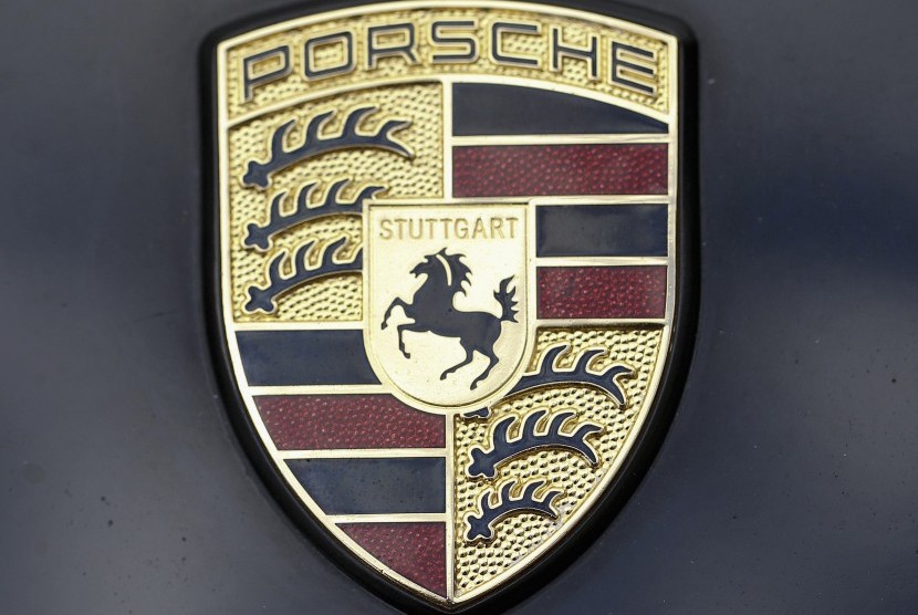 Logo Porsche. IPO Porsche akan menjadi yang terbesar di Eropa dalam satu dekade terakhir.