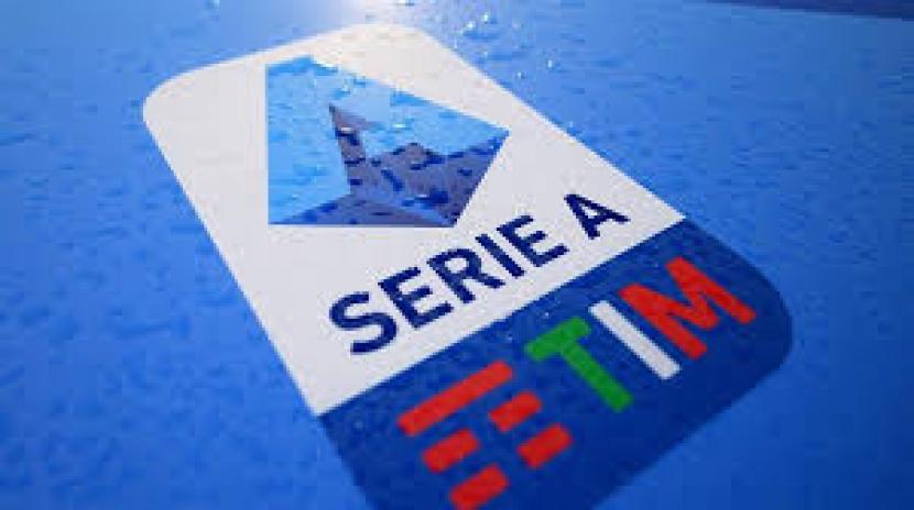 Logo Serie A Liga Italia. Seorang dokter terkemuka Italia, yang memiliki spesialisasi di penyakit menular, Giovanni Rezza menyatakan, tak setuju jika kompetisi Serie A dilanjutkan pada Mei karena pandemi corona.