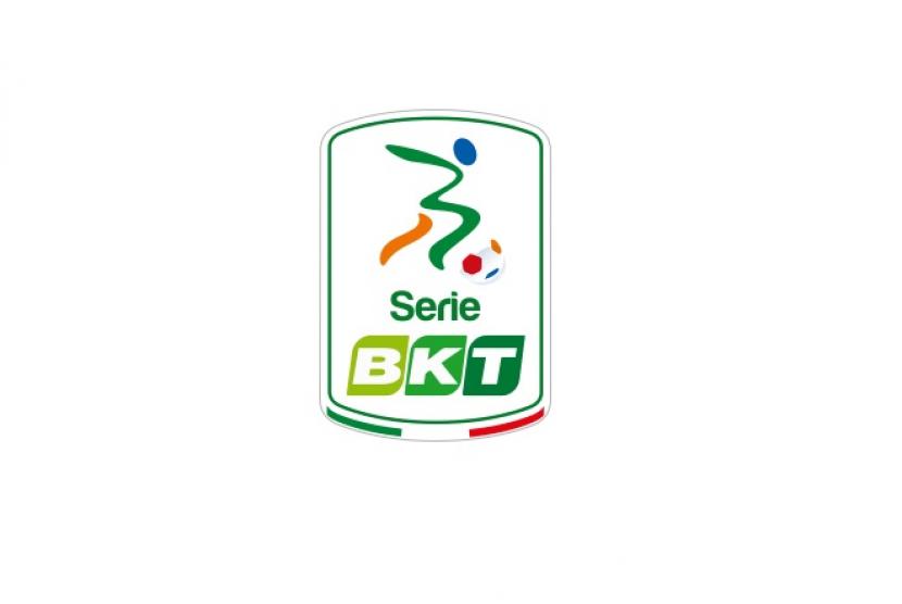Logo Serie B Italia. Crotone promosi dari Serie B ke Serie A musim 2020/2021 setelag mengalahkan Livorno 5-1.