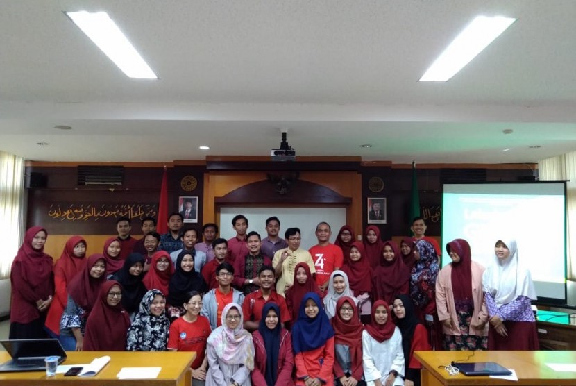 Lokakarya menulis bertajuk 'Gemar Literasi di Era Milenial', di Gedung Rektorat UIN Sunan Kalijaga, Yogyakarta, Sabtu (24/8).